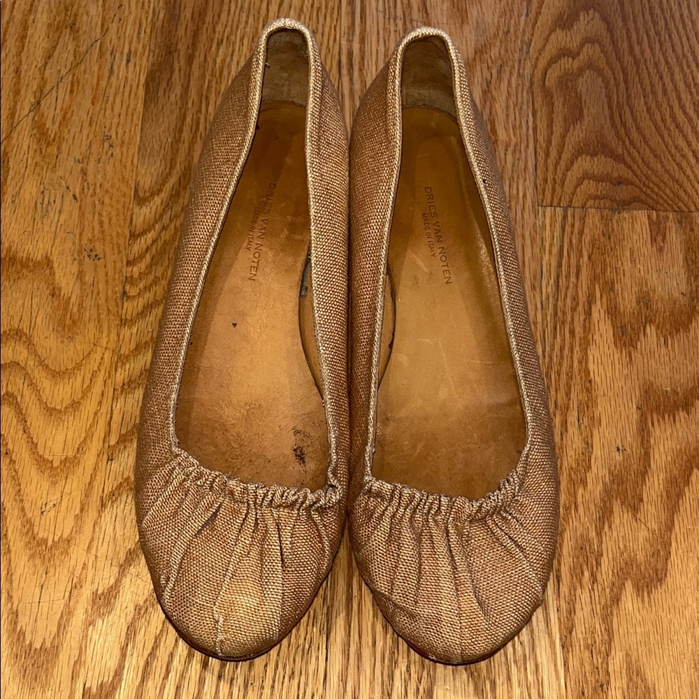 Dries Van Noten size 40 Tan Flats